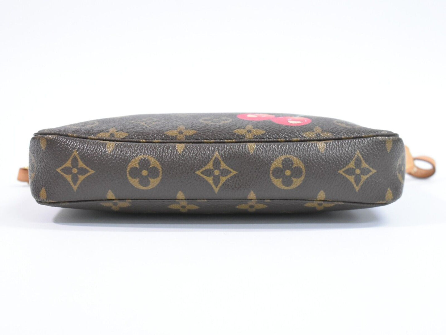 Louis Vuitton Pochette Accessoire Clutch