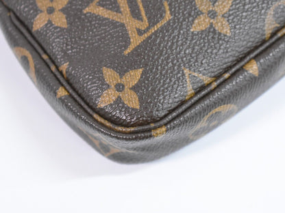 Louis Vuitton Mini Pochette Accessoires Clutch