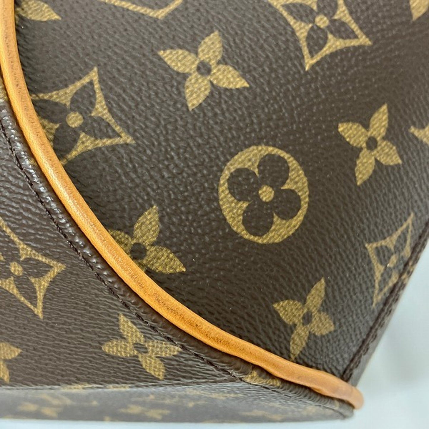 Louis Vuitton Ellipse Handbag