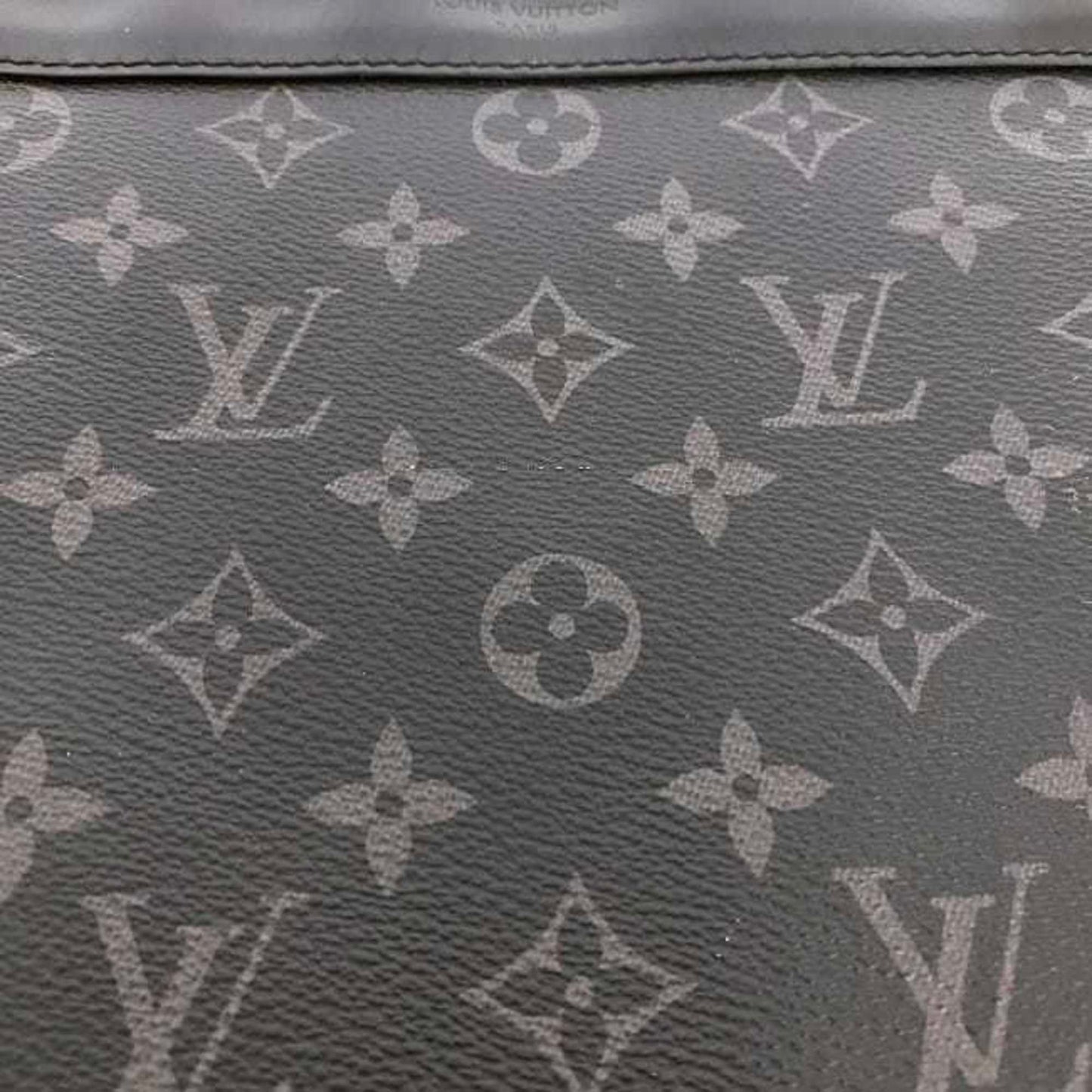 Louis Vuitton Discovery Clutch