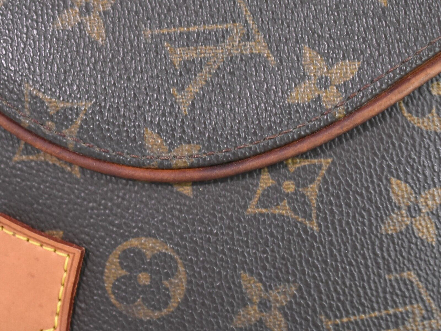 Louis Vuitton Ellipse Handbag