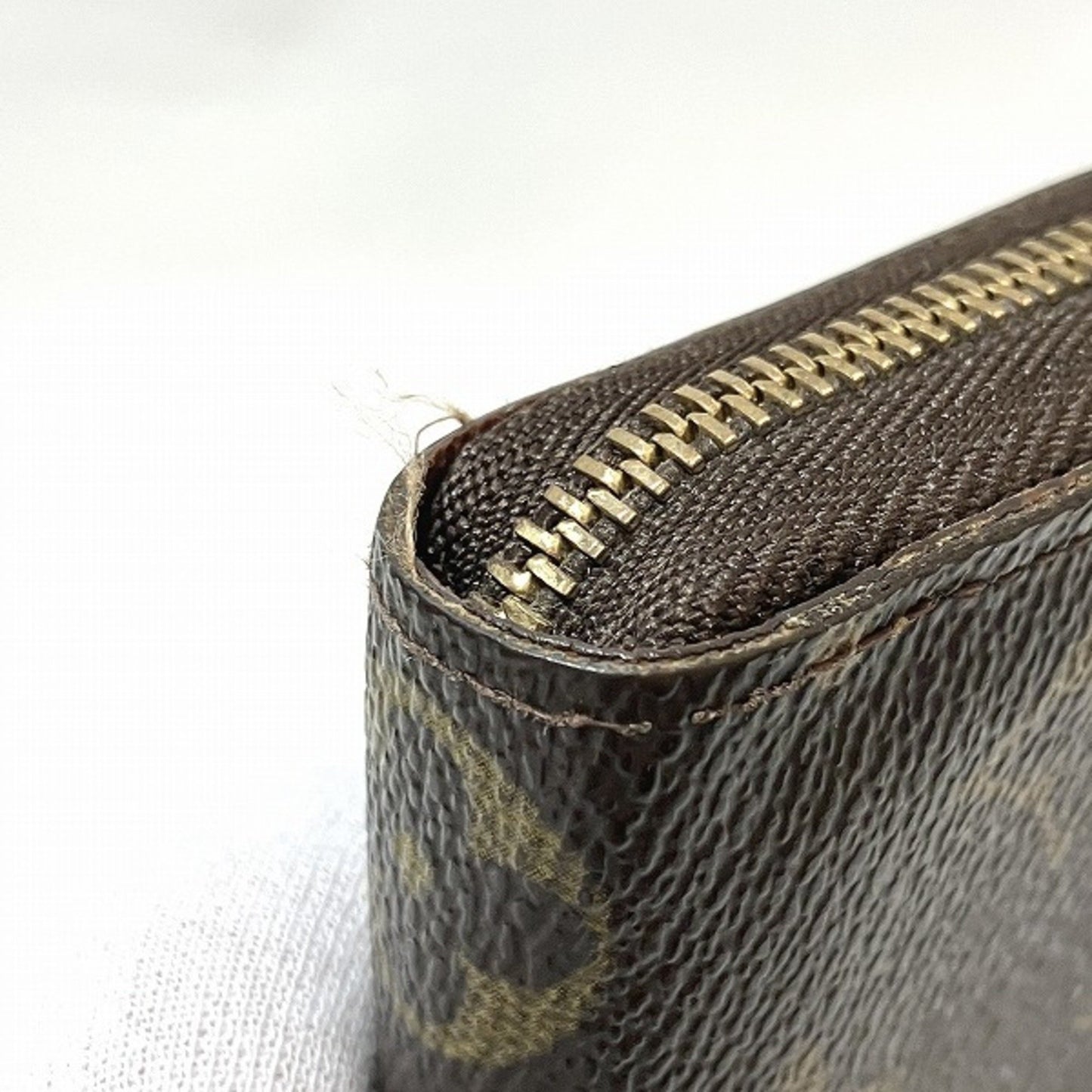 Louis Vuitton Zippy coin purse wallet