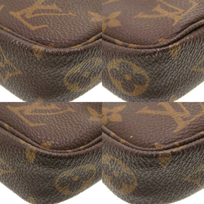 Louis Vuitton Pochette Accessoire Clutch