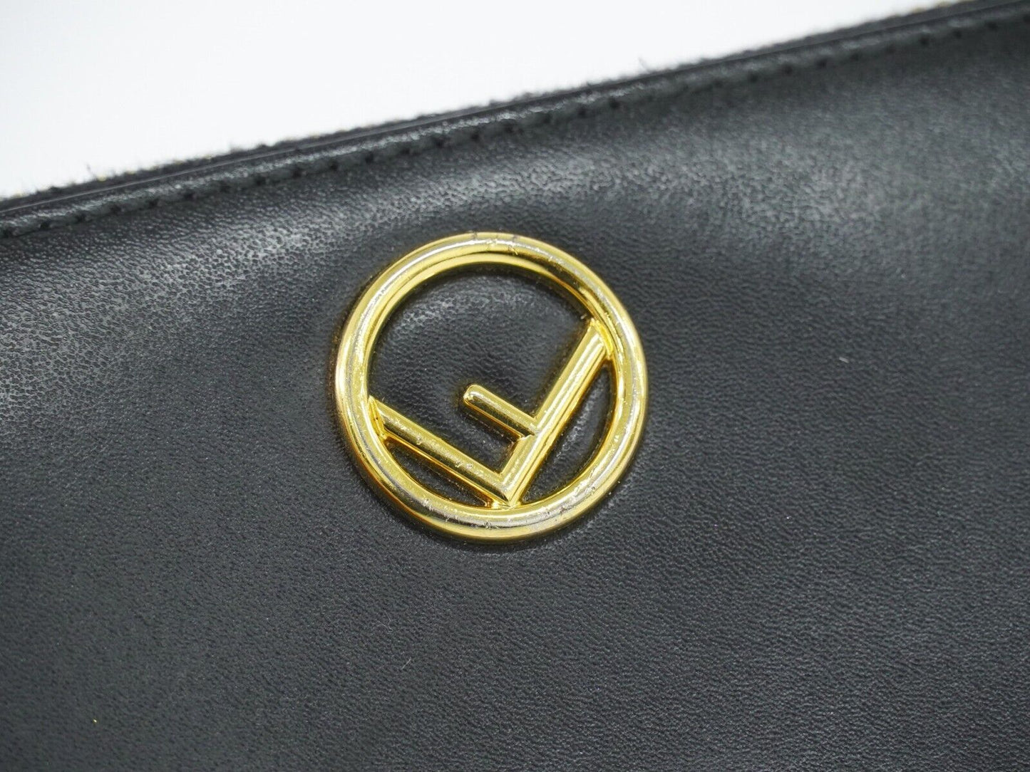 Fendi -- wallet