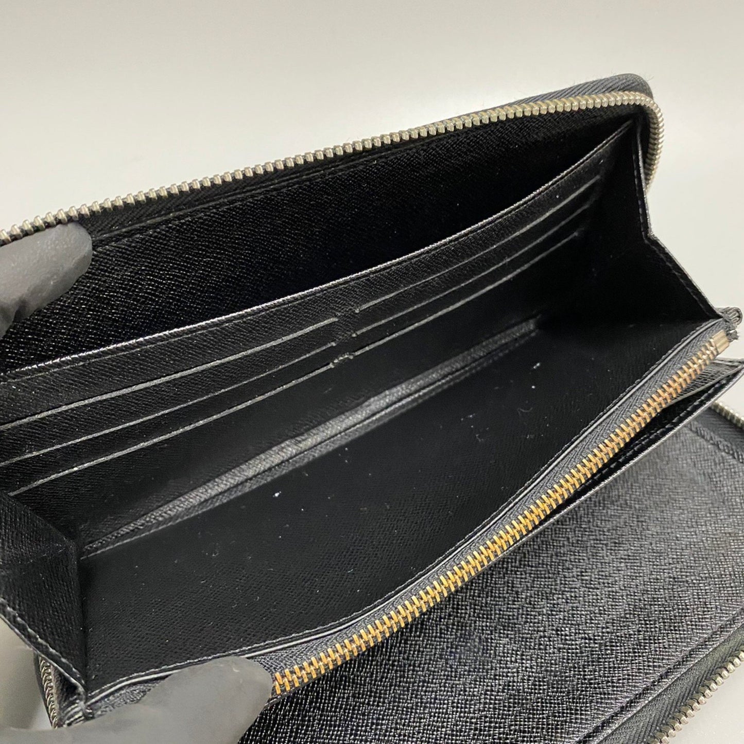 Louis Vuitton Zippy organizer Wallet