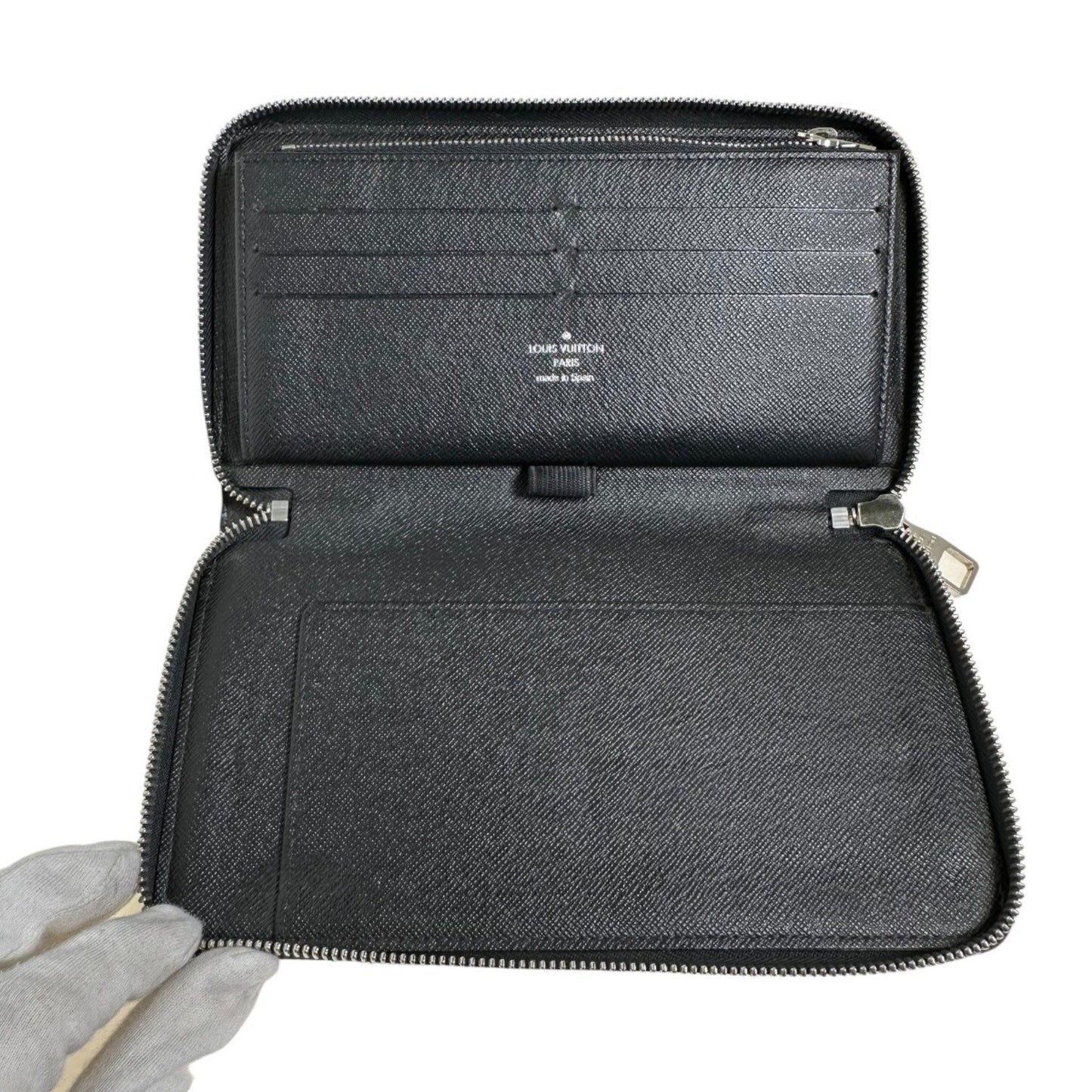 Louis Vuitton Zippy organizer Wallet