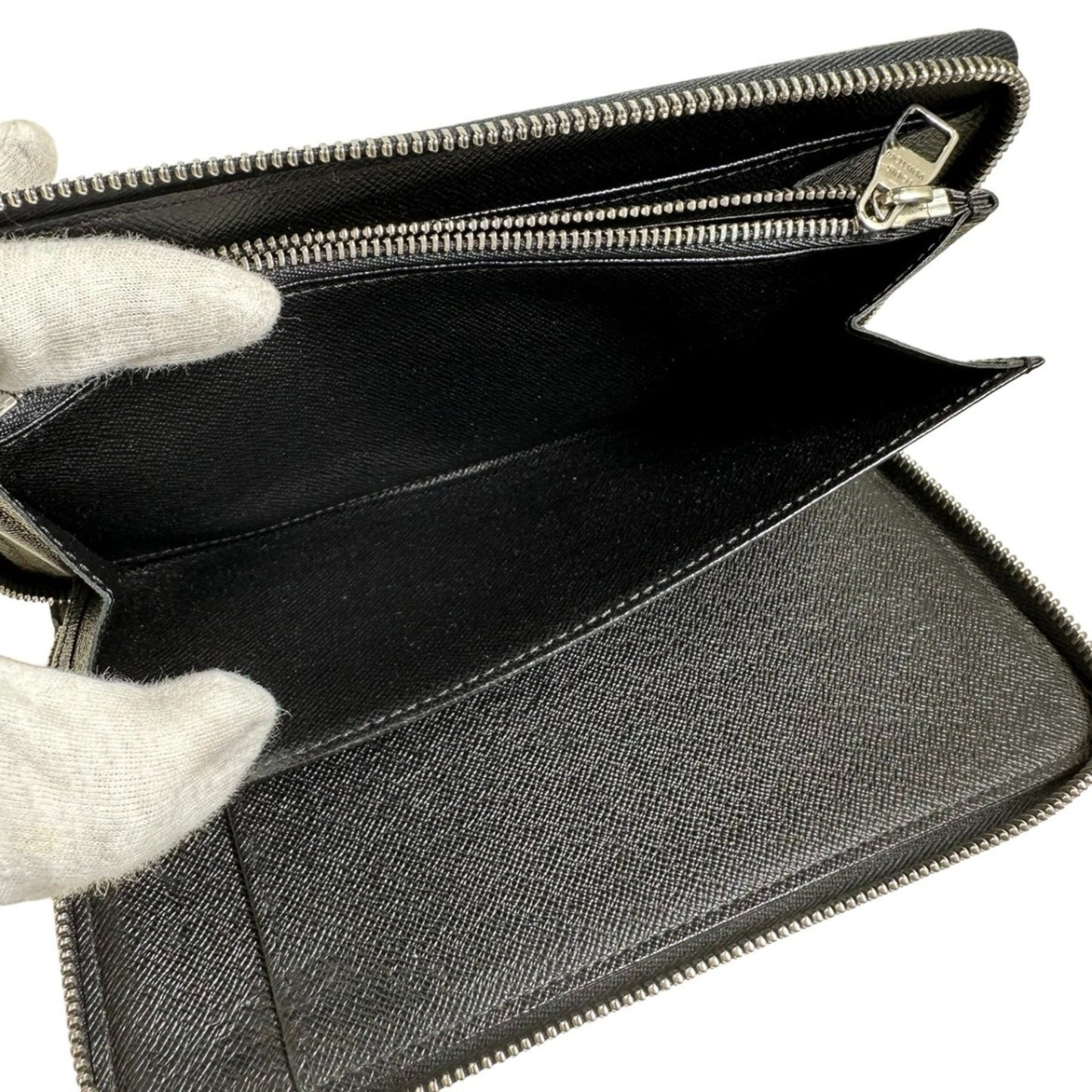 Louis Vuitton Zippy organizer Wallet