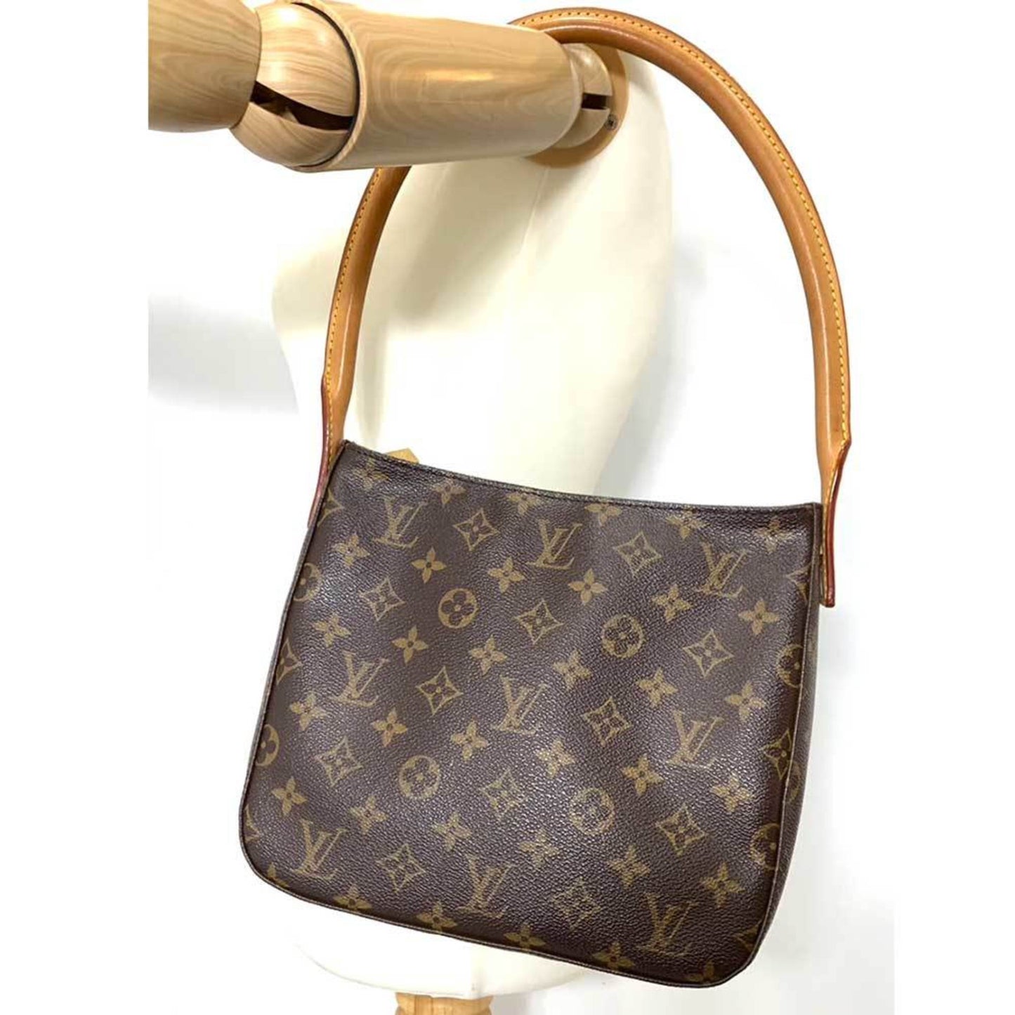 Louis Vuitton Looping MM Shoulder Bag