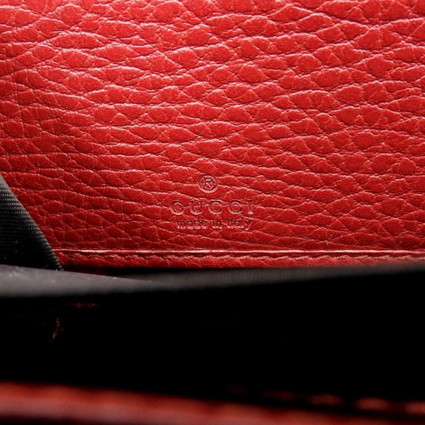 Gucci Zip around Wallet