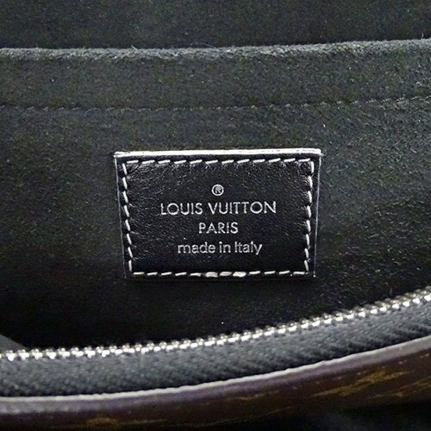 Louis Vuitton Chain It Handbag