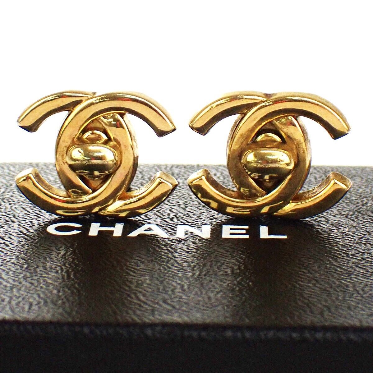 Chanel Cc Earring