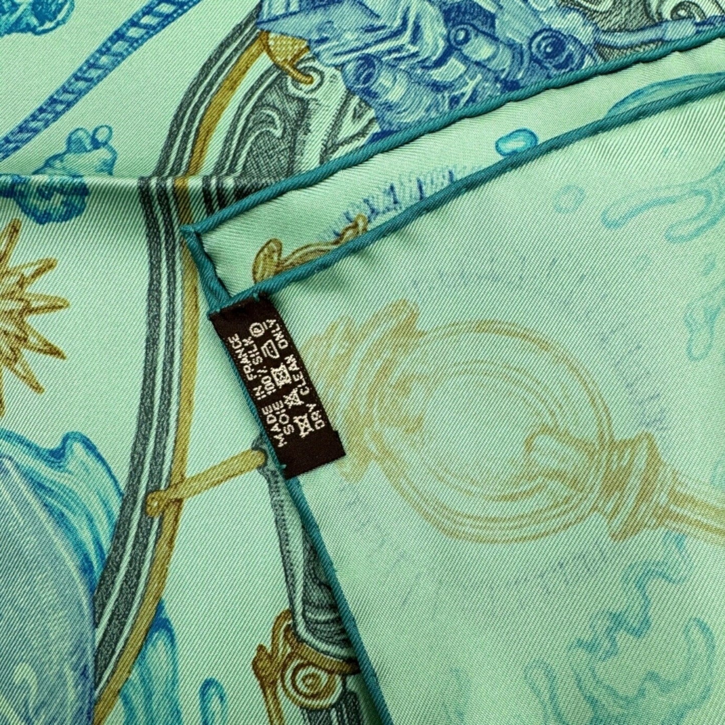 Hermès Carré 90 scarf