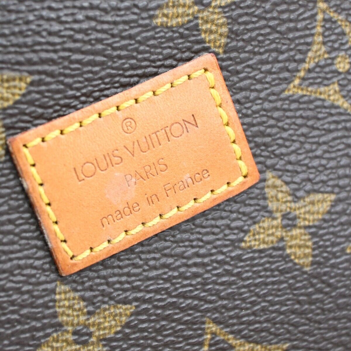 Louis Vuitton Saumur 30 Shoulder Bag