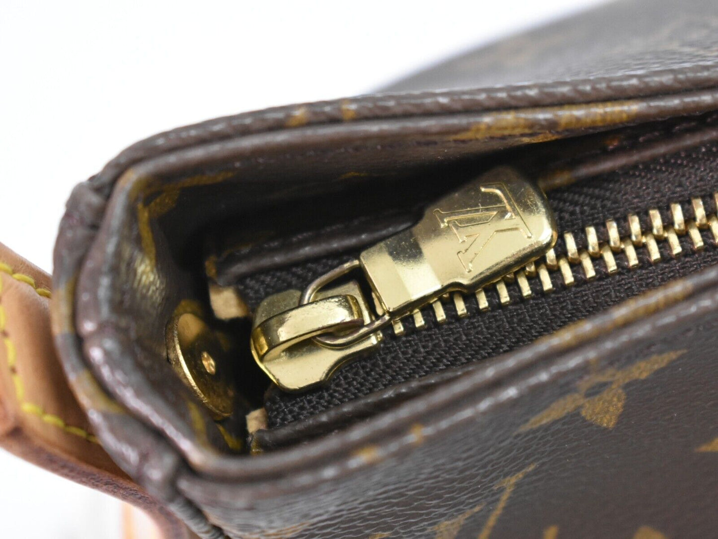 Louis Vuitton Looping GM Shoulder Bag