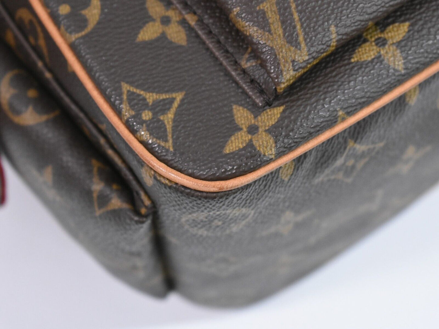 Louis Vuitton Excentri cité Handbag