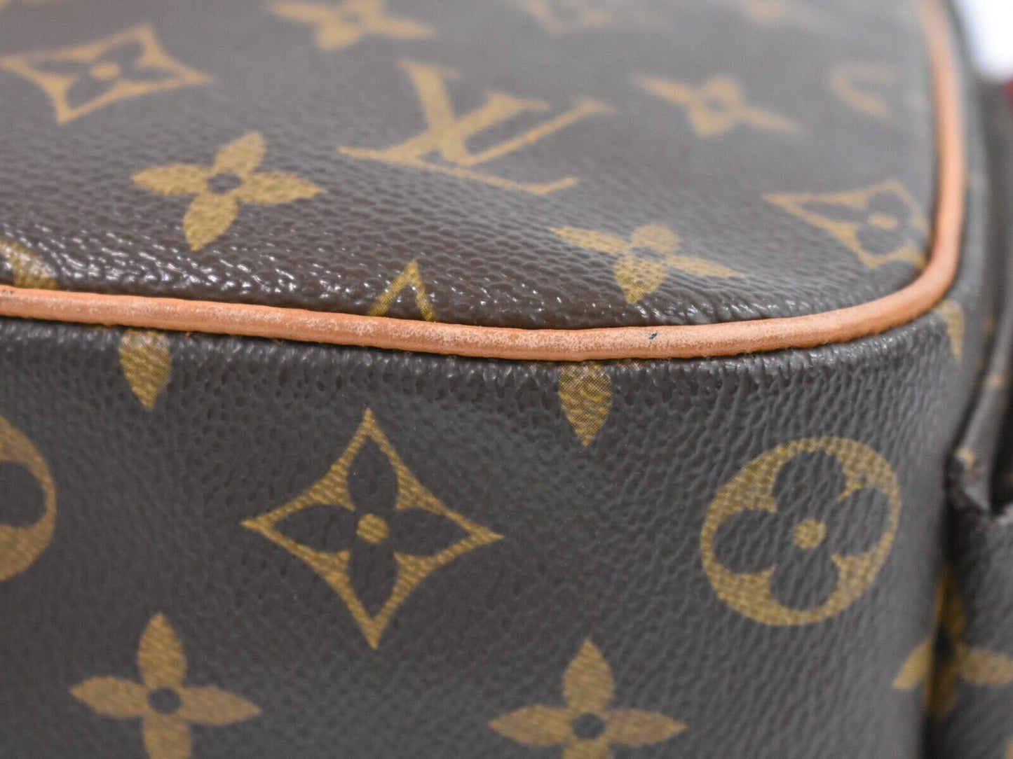 Louis Vuitton Excentri cité Handbag